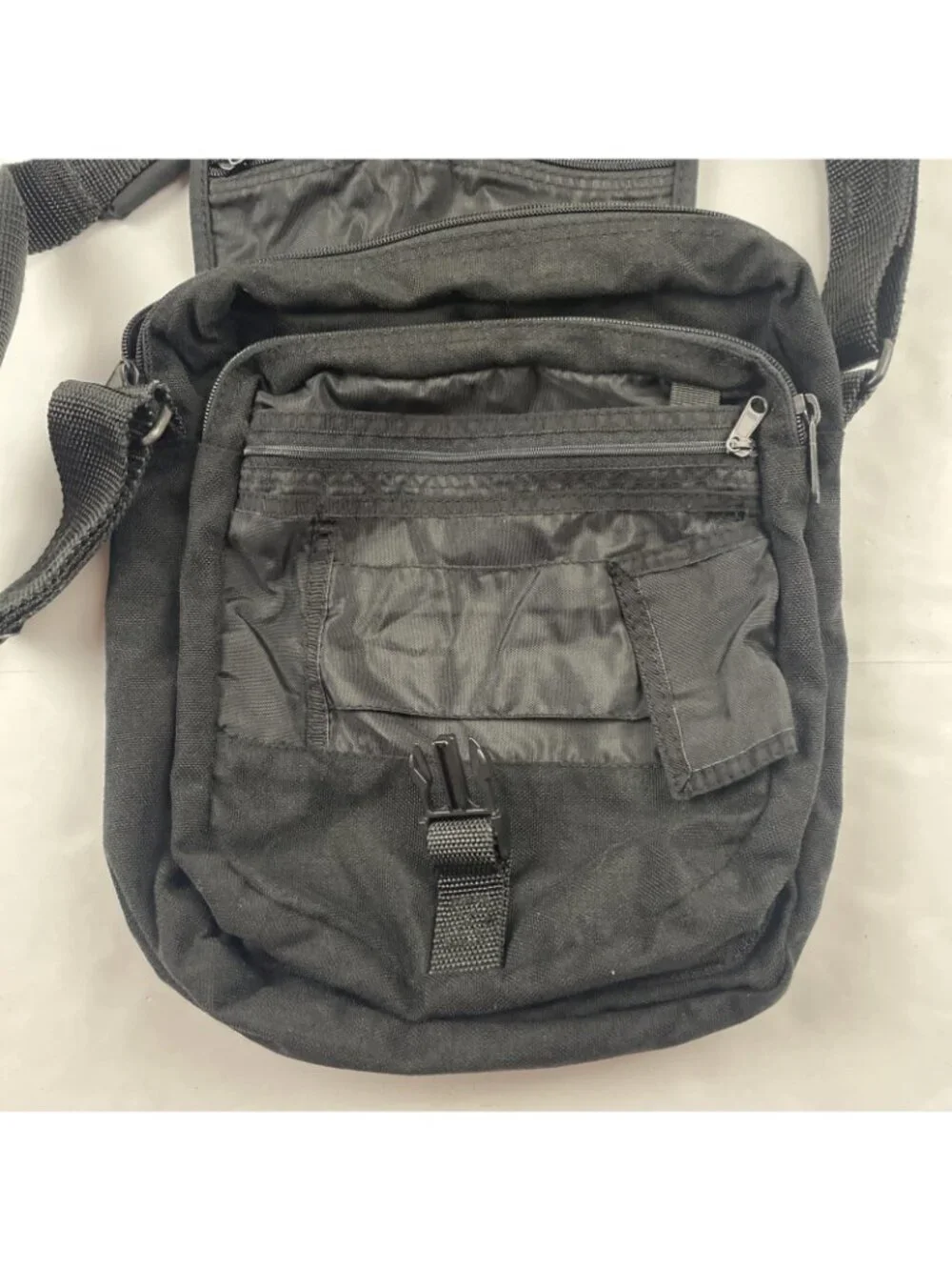 Eagle Creek Travel Gear Black Nylon Organizer Crossbody Shoulder Travel Bag